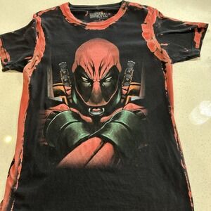 Marvel Men's Small Deadpool Red/Black Tee‎ Fair Condition: See Notes